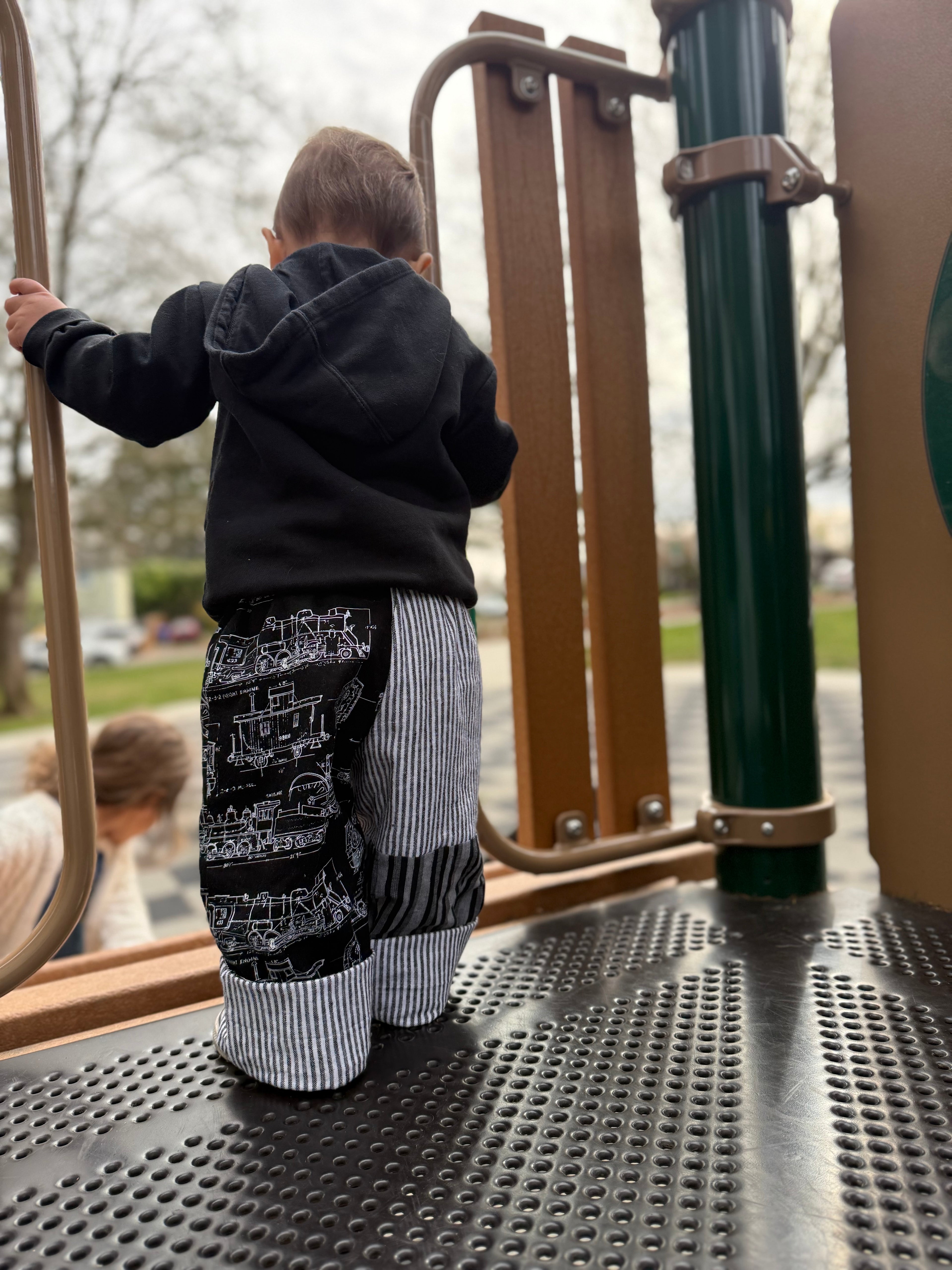 train pants